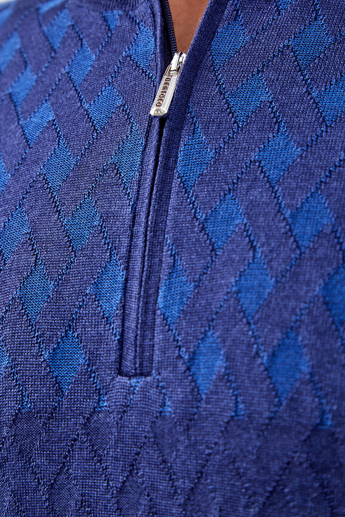 Джемпер из шерсти и шелка с фактурным ромбическим узором BERTOLO CASHMERE, цвет синий, размер 46;56;48 - фото 5