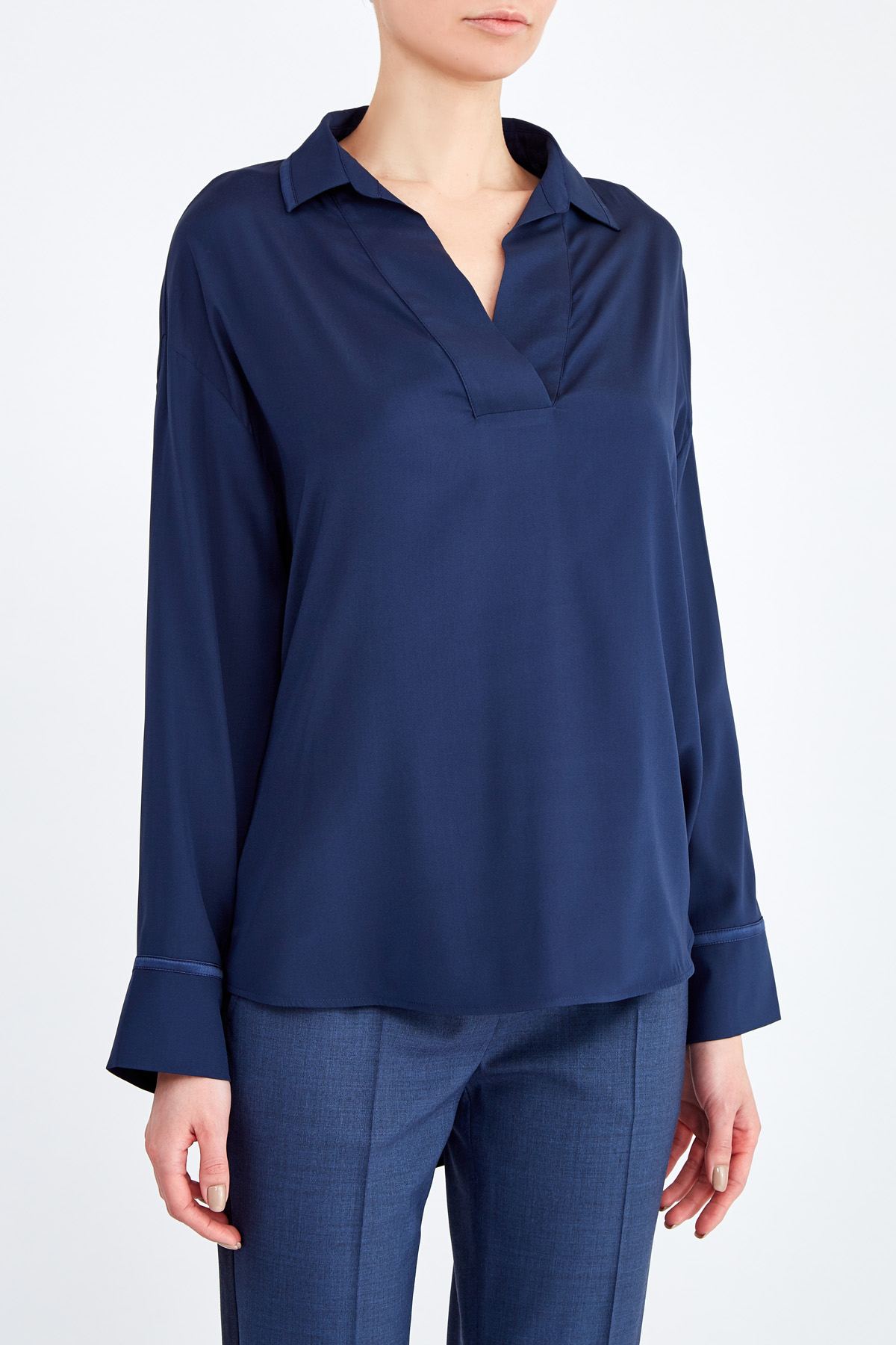 Минималистичная блуза свободного кроя из шелка с отложным воротом LORENA ANTONIAZZI, цвет синий, размер 38;40 - фото 3