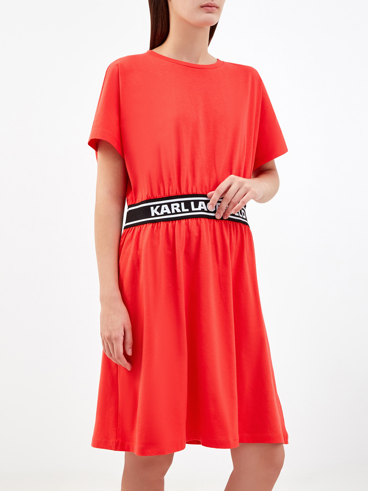 Хлопковое платье-футболка с эластичной отделкой на талии KARL LAGERFELD, цвет красный, размер M - фото 4