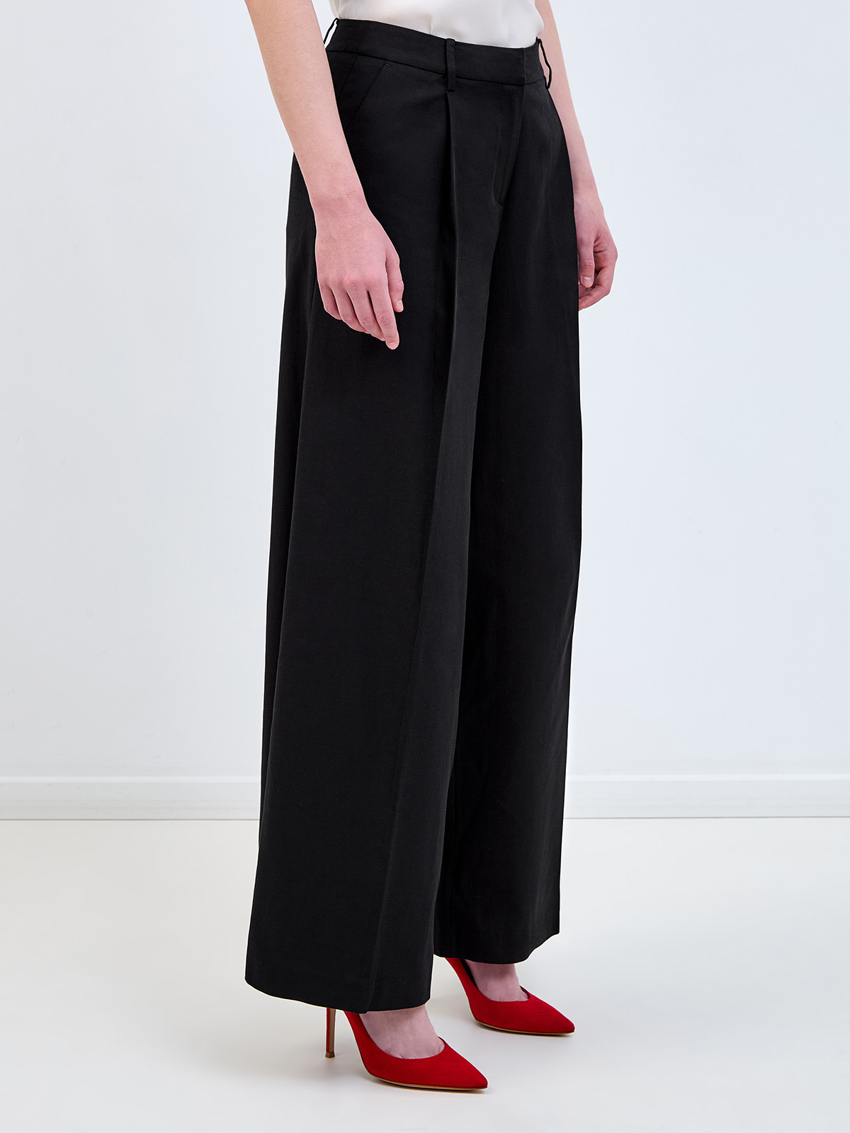 Широкие брюки из лиоцелла и хлопка с фактурными защипами KARL LAGERFELD, цвет черный, размер XS;S;M;L;XL - фото 3