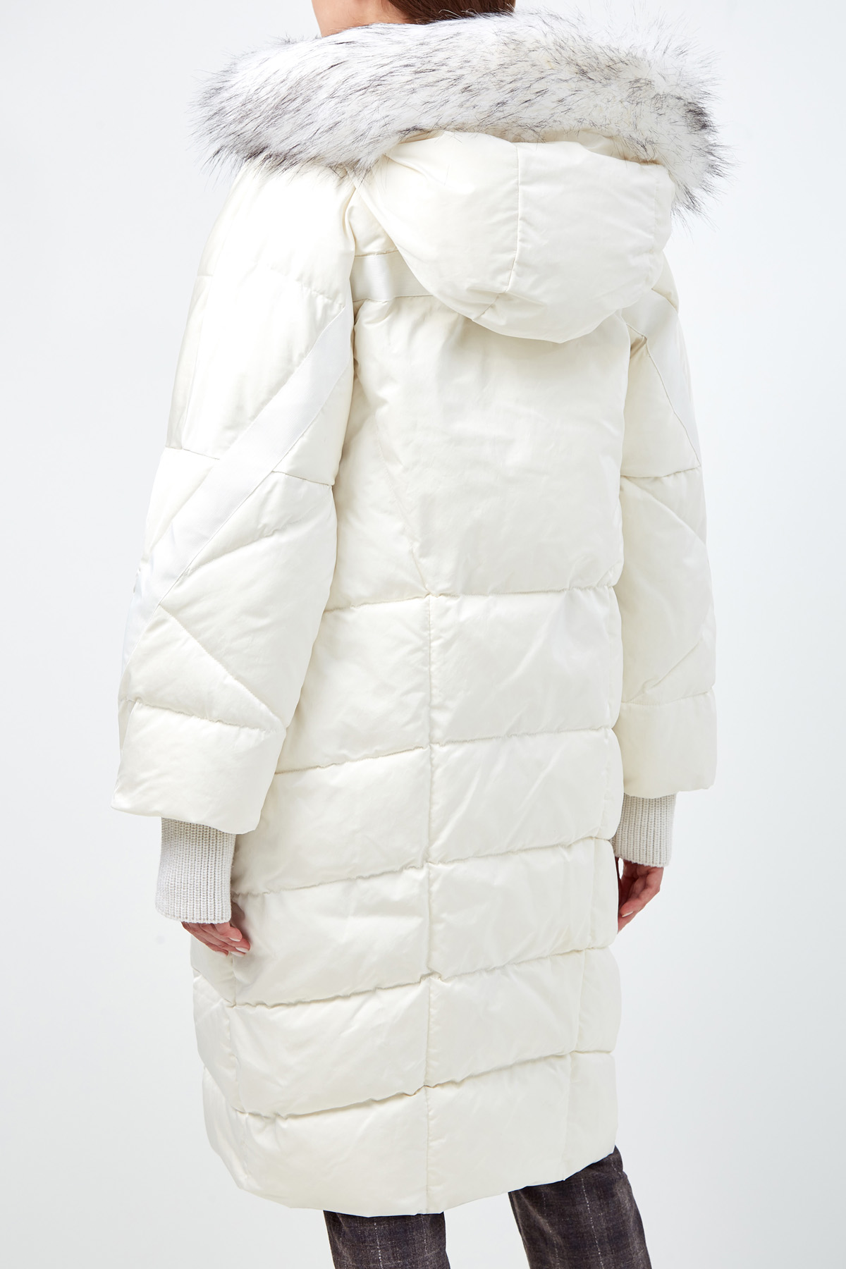 Стеганая удлиненная куртка с вязаной отделкой LORENA ANTONIAZZI, цвет белый, размер 42;40 - фото 4