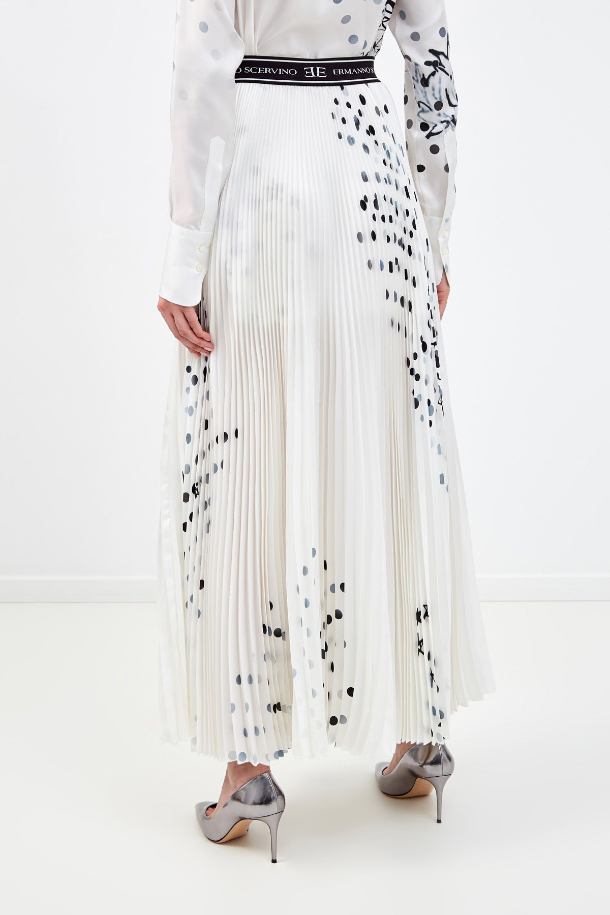 Плиссированная юбка-макси из шелкового крепдешина с абстрактным принтом ERMANNO SCERVINO, цвет белый, размер 40;42;44 - фото 4