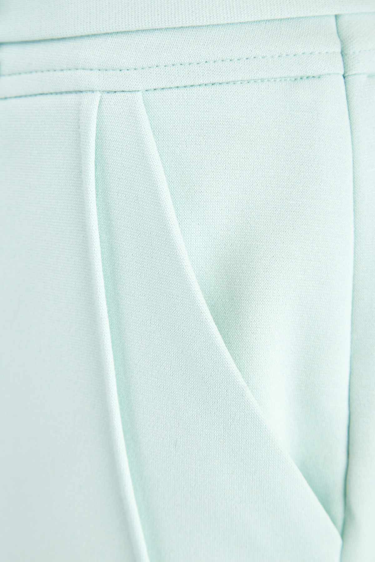 Шорты из эластичной ткани с поясом-лентой и отворотами MAISON ULLENS, цвет зеленый, размер 34;36 - фото 5