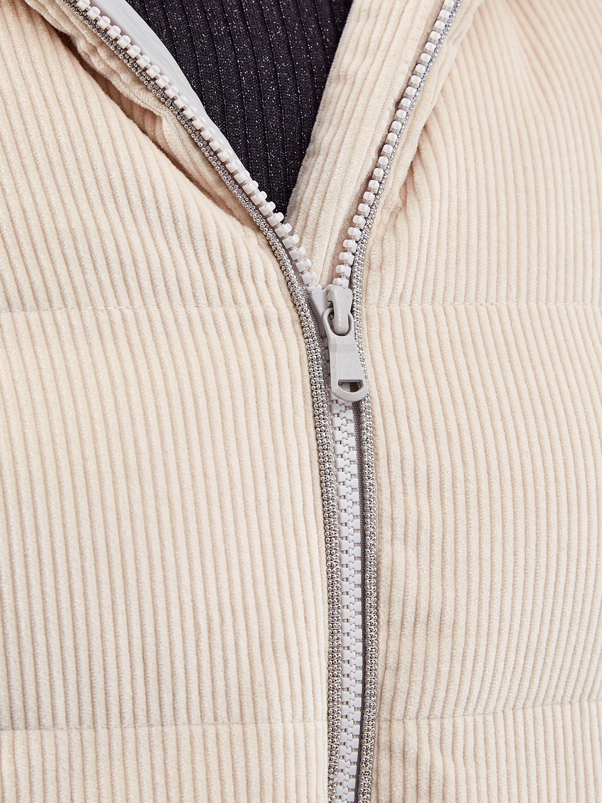 

Стеганый пуховик Falcaire с поясом и отделкой из меха, Бежевый, Стеганый пуховик Falcaire с поясом и отделкой из меха