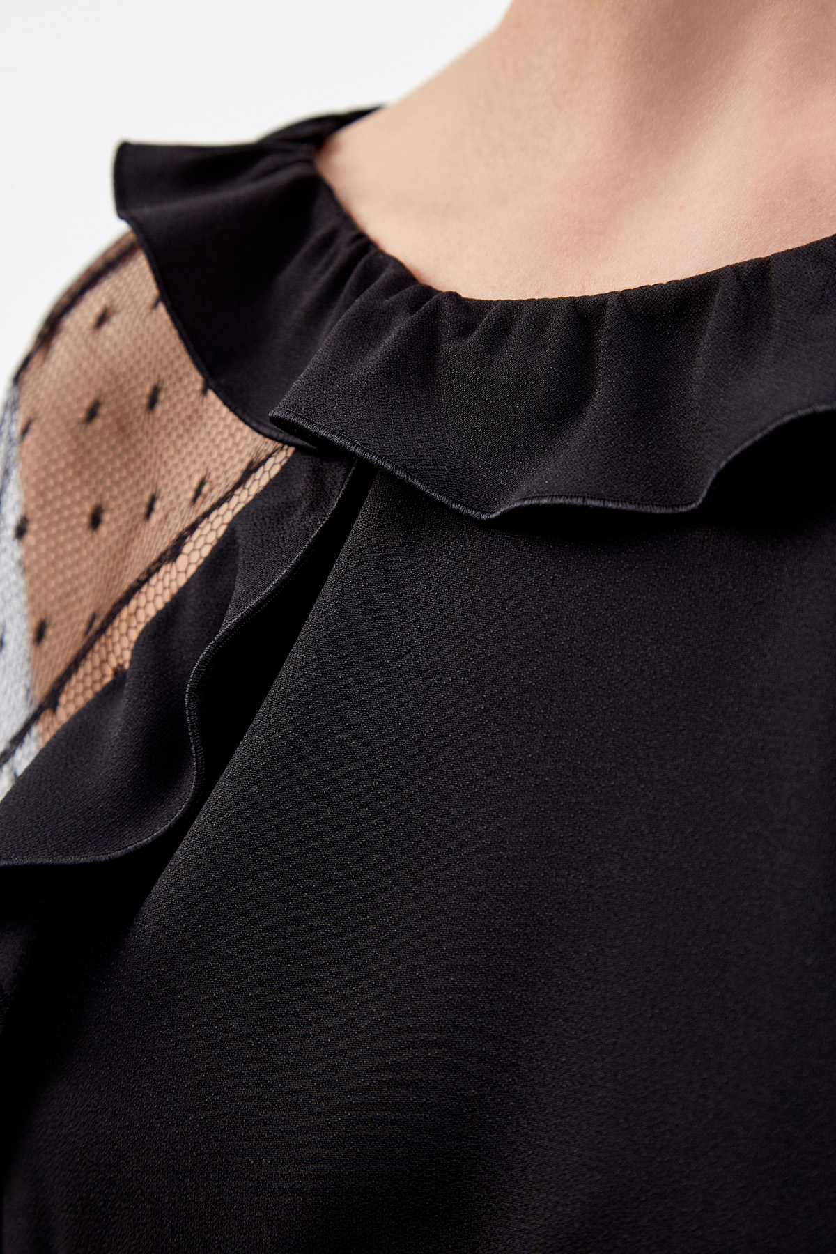 Блуза с объемными рукавами и вставками из тюля «пуэн-деспри» REDVALENTINO, цвет черный, размер 2XL;M - фото 5
