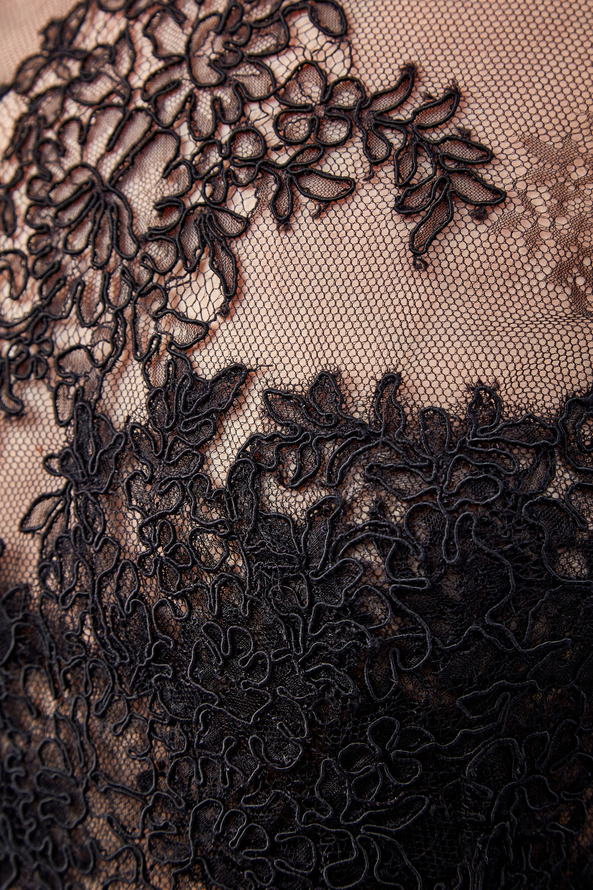 Кружевная блуза из вуали с вышивкой ручной работы ERMANNO SCERVINO, цвет черный, размер 42;40 - фото 6