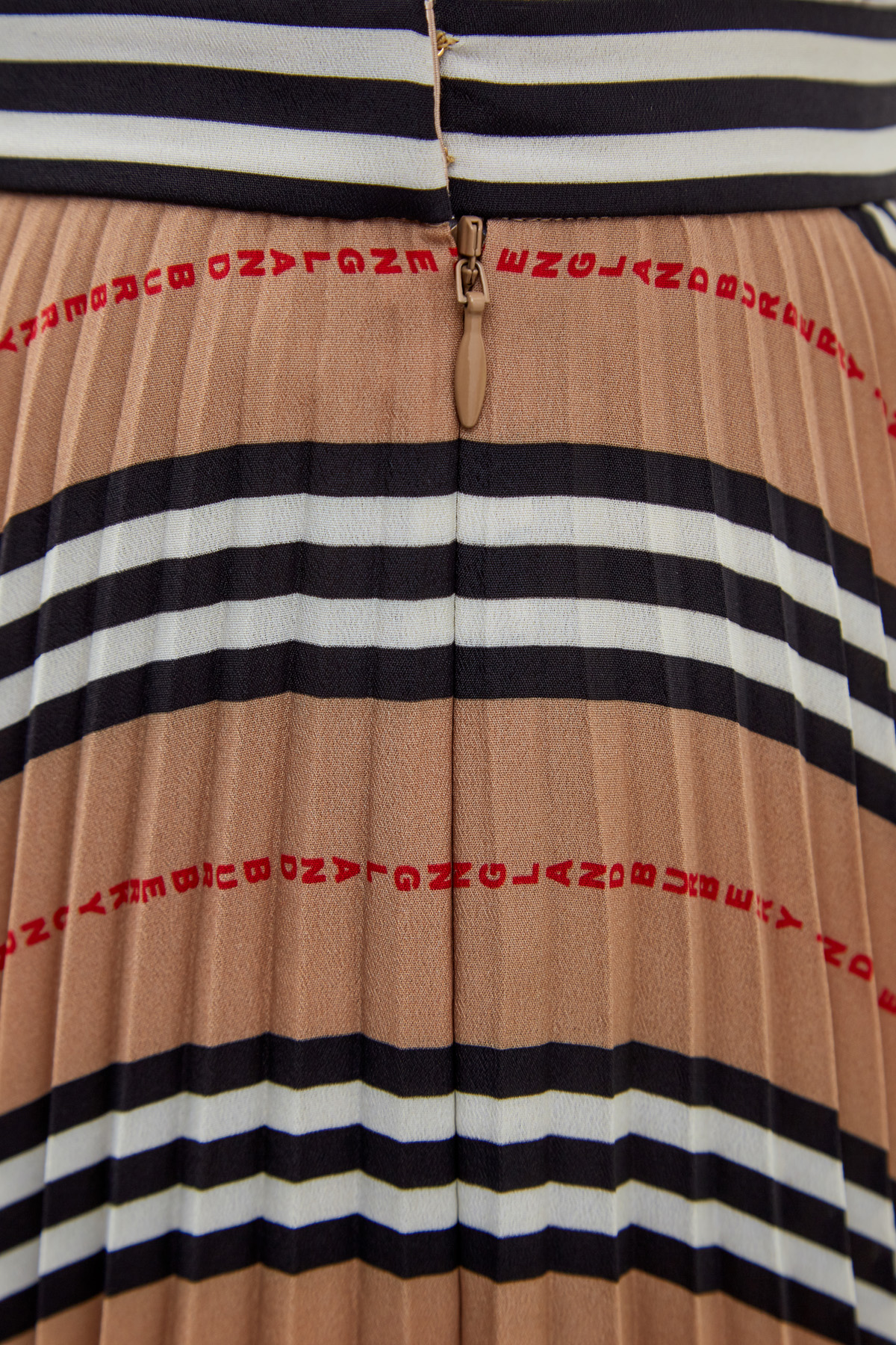 Плиссированная юбка с графическим принтом BURBERRY, цвет мульти, размер L;M - фото 6