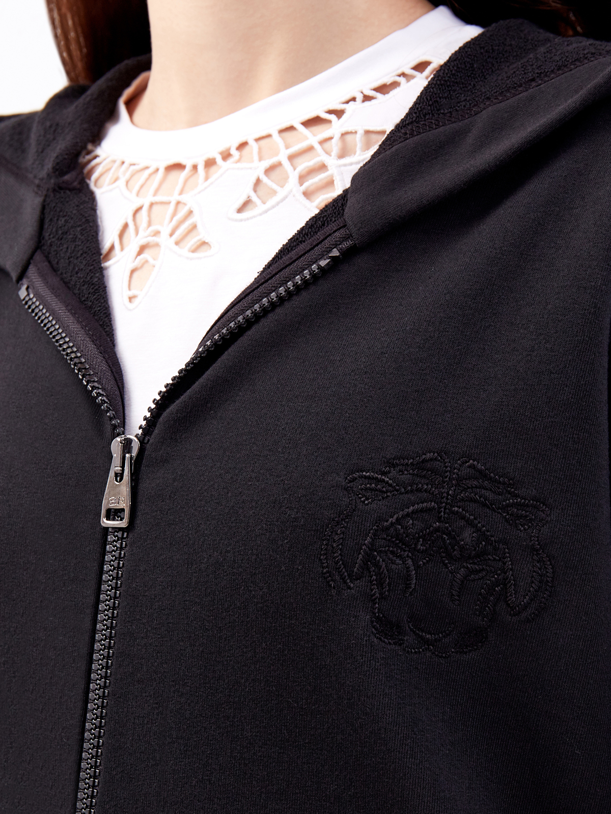 Толстовка из хлопкового футера с объемной вышивкой