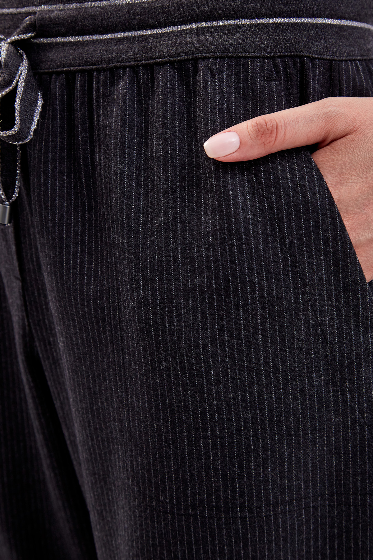 Шерстяные брюки с мерцающей трикотажной отделкой LORENA ANTONIAZZI, цвет черный, размер 40;42;44 - фото 5