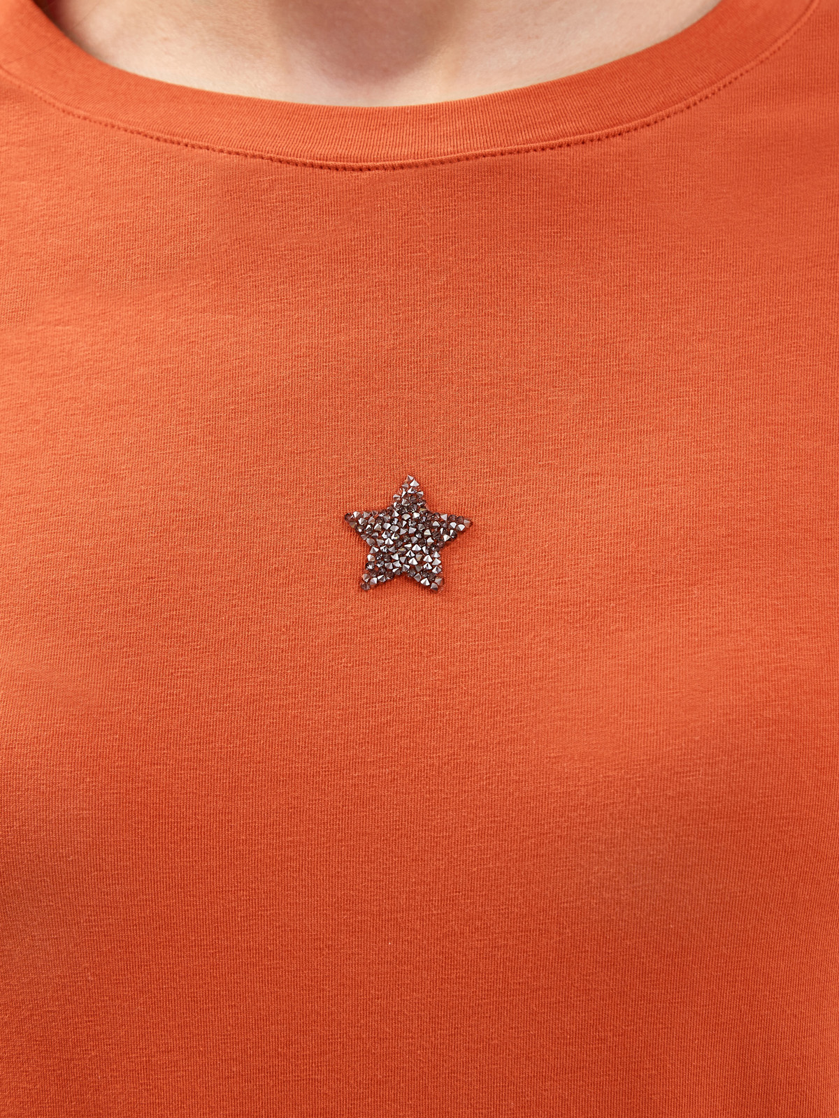 Яркая футболка из джерси с отворотами и декором Swarovski LORENA ANTONIAZZI, цвет оранжевый, размер 38;40;42;44;46 - фото 5