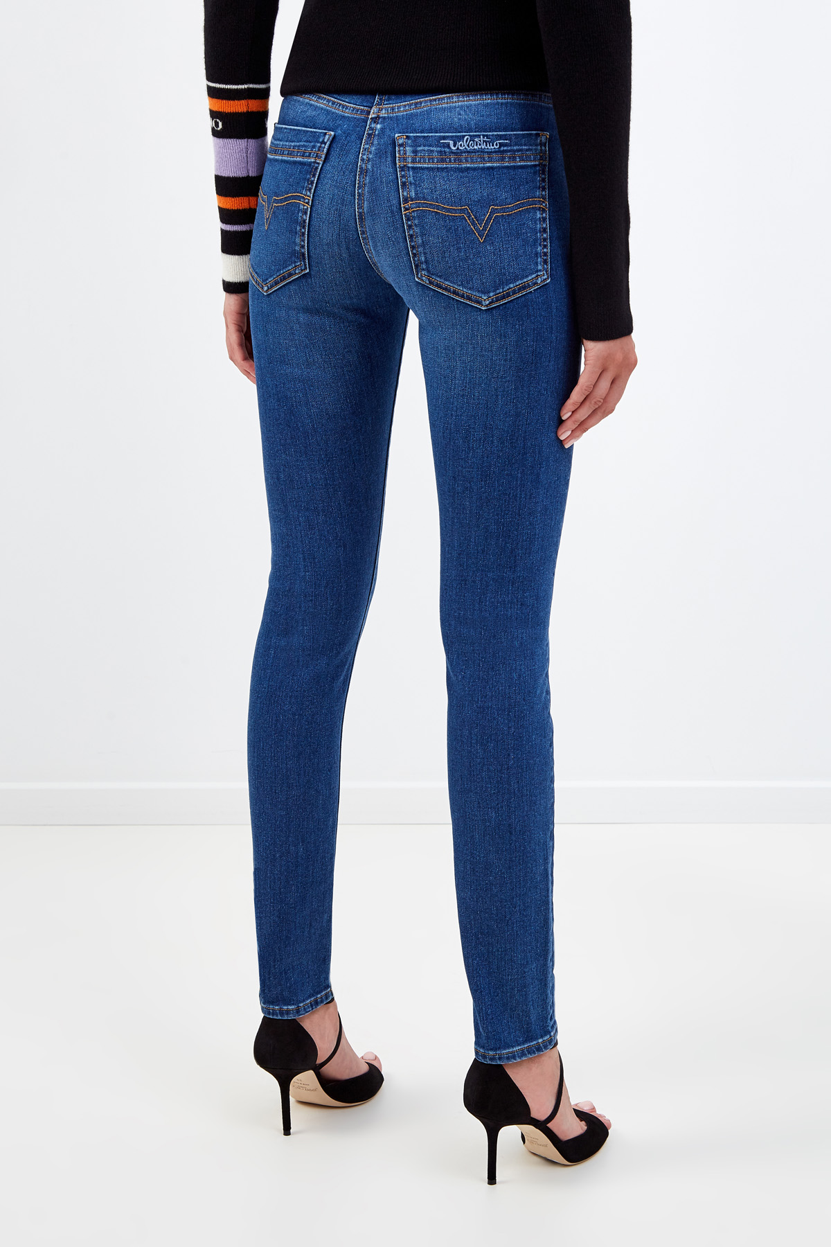 Облегающие джинсы из денима stretch с плетеной вставкой VALENTINO, цвет синий, размер 38;40;42 - фото 4