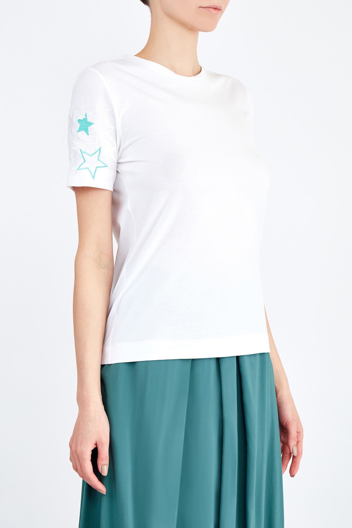 Базовая футболка из хлопкового джерси с контрастной вышивкой LORENA ANTONIAZZI, цвет белый, размер 44 - фото 3