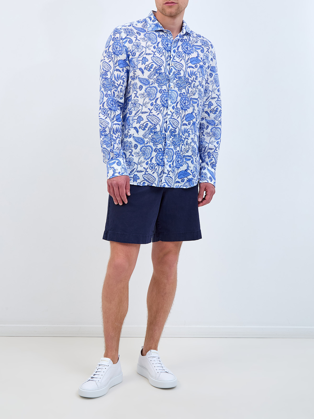 Рубашка из дышащей льняной ткани с флористическим принтом MC2 SAINT BARTH, цвет голубой, размер 48;50;52;54;56 - фото 2