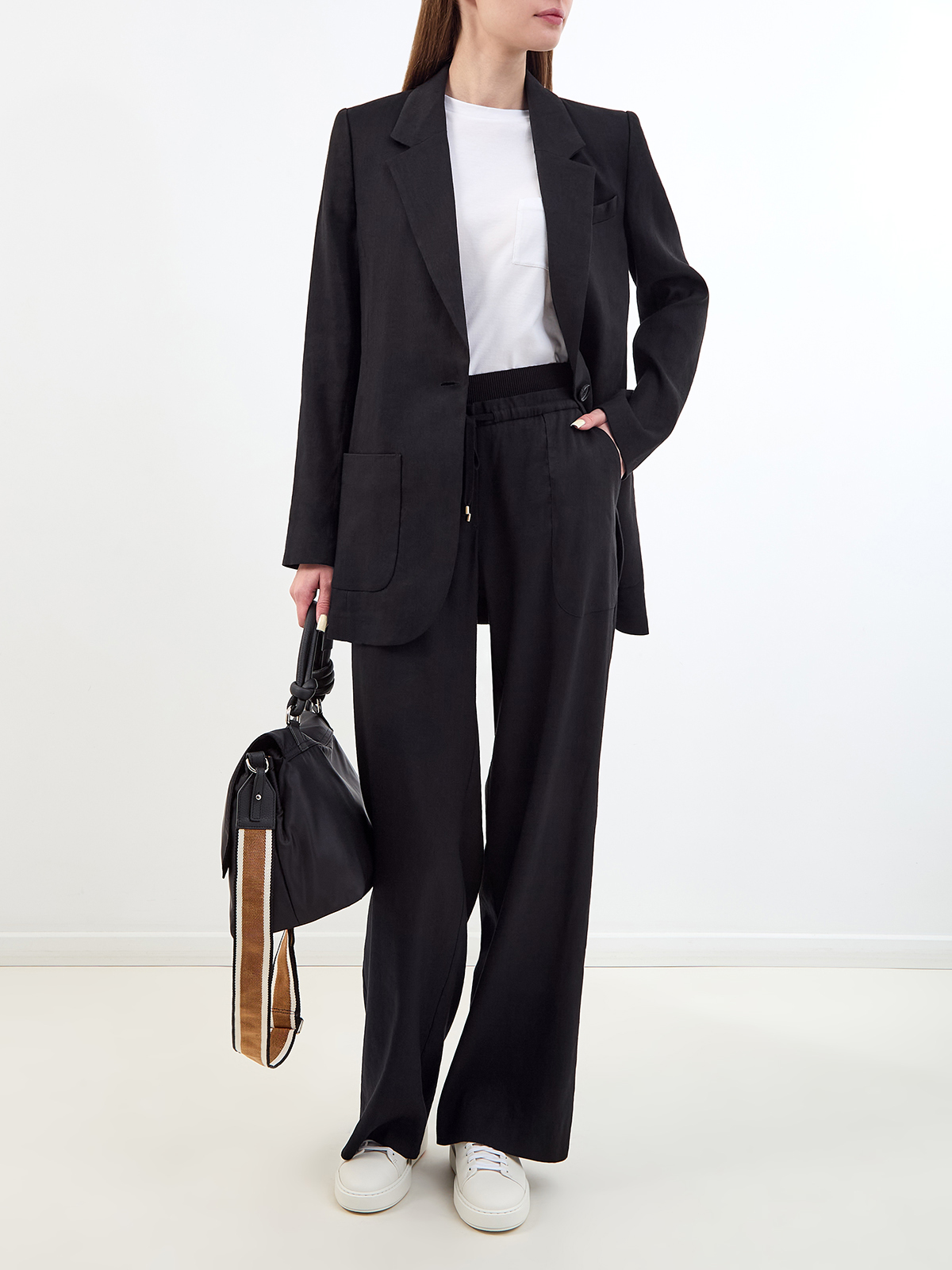 Однобортный блейзер из льняной ткани с накладными карманами LORENA ANTONIAZZI, цвет черный, размер 44;46;48;42 - фото 2