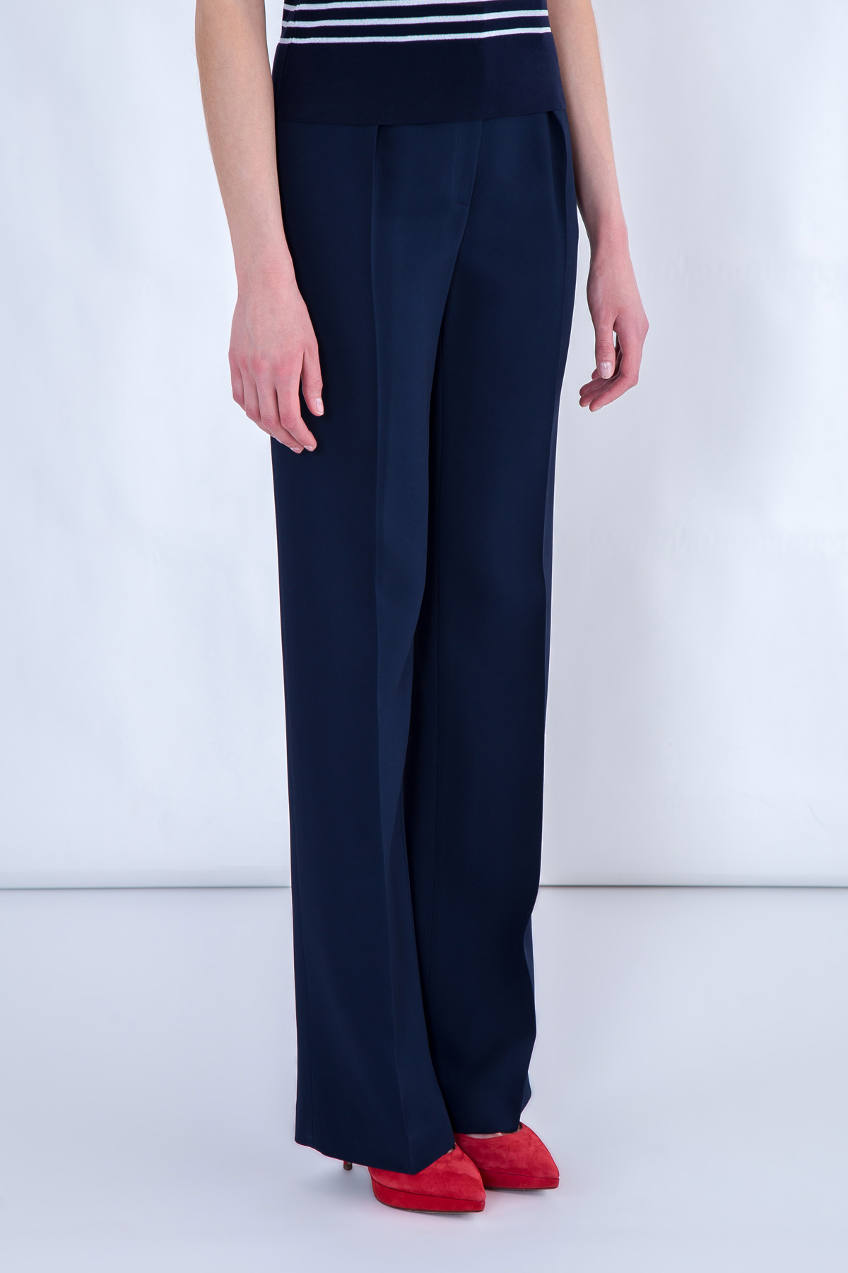 Строгие брюки прямого кроя с заложенными складками от пояса ERMANNO SCERVINO, цвет синий, размер 46;48 - фото 3