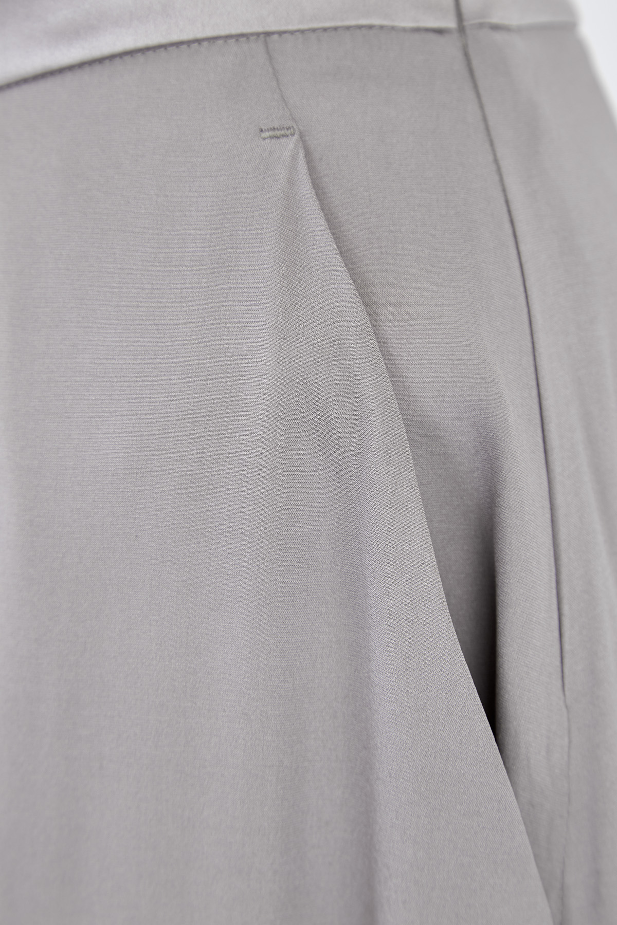 Брюки-кюлоты из двусторонней шелковой ткани с отделкой кристаллами LORENA ANTONIAZZI, цвет серый, размер 44 - фото 6
