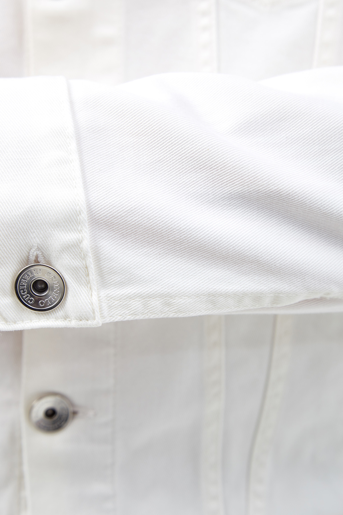 Белая куртка из легкого денима с объемными швами BRUNELLO CUCINELLI, цвет белый, размер 50;54;48 - фото 6
