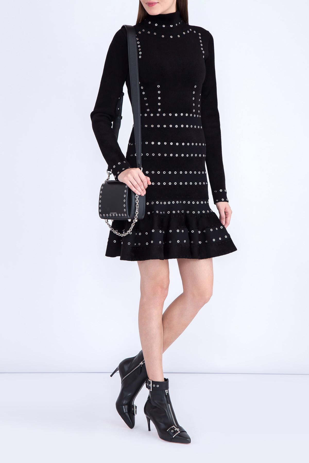Платье из бархатистой ткани с рядами серебристых люверсов ALEXANDER MCQUEEN, цвет черный, размер 40;44 - фото 2