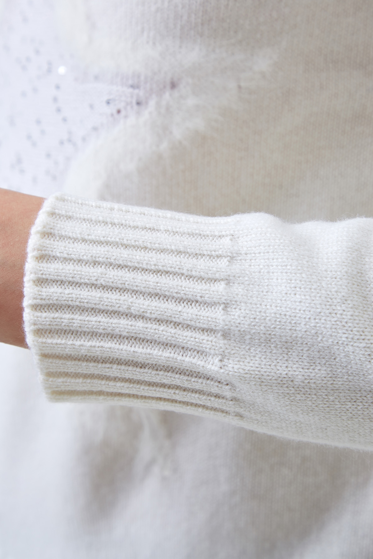 Джемпер из шерсти с нитью ангоры и объемной символикой LORENA ANTONIAZZI, цвет белый, размер 44;48 - фото 6