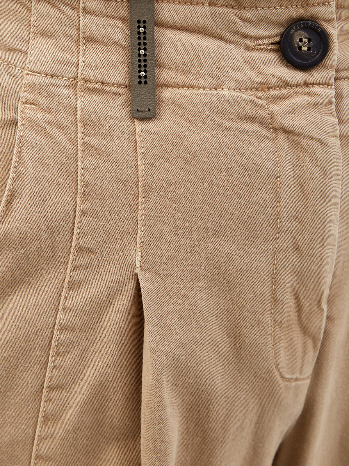 Укороченные брюки из хлопкового габардина с кожаной деталью PESERICO, цвет бежевый, размер 40;42;38 - фото 5