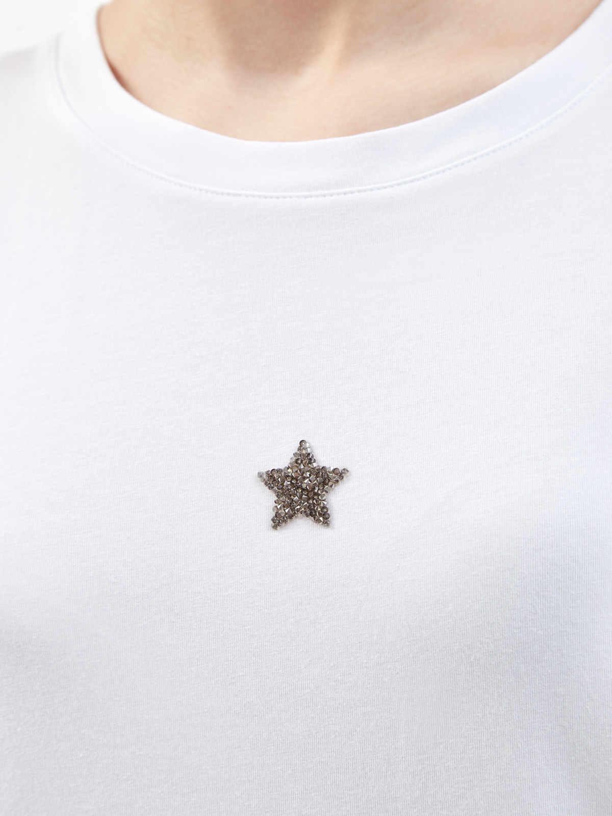 Хлопковая футболка с отворотами и мерцающей символикой LORENA ANTONIAZZI, цвет белый, размер 38;42;44 - фото 5
