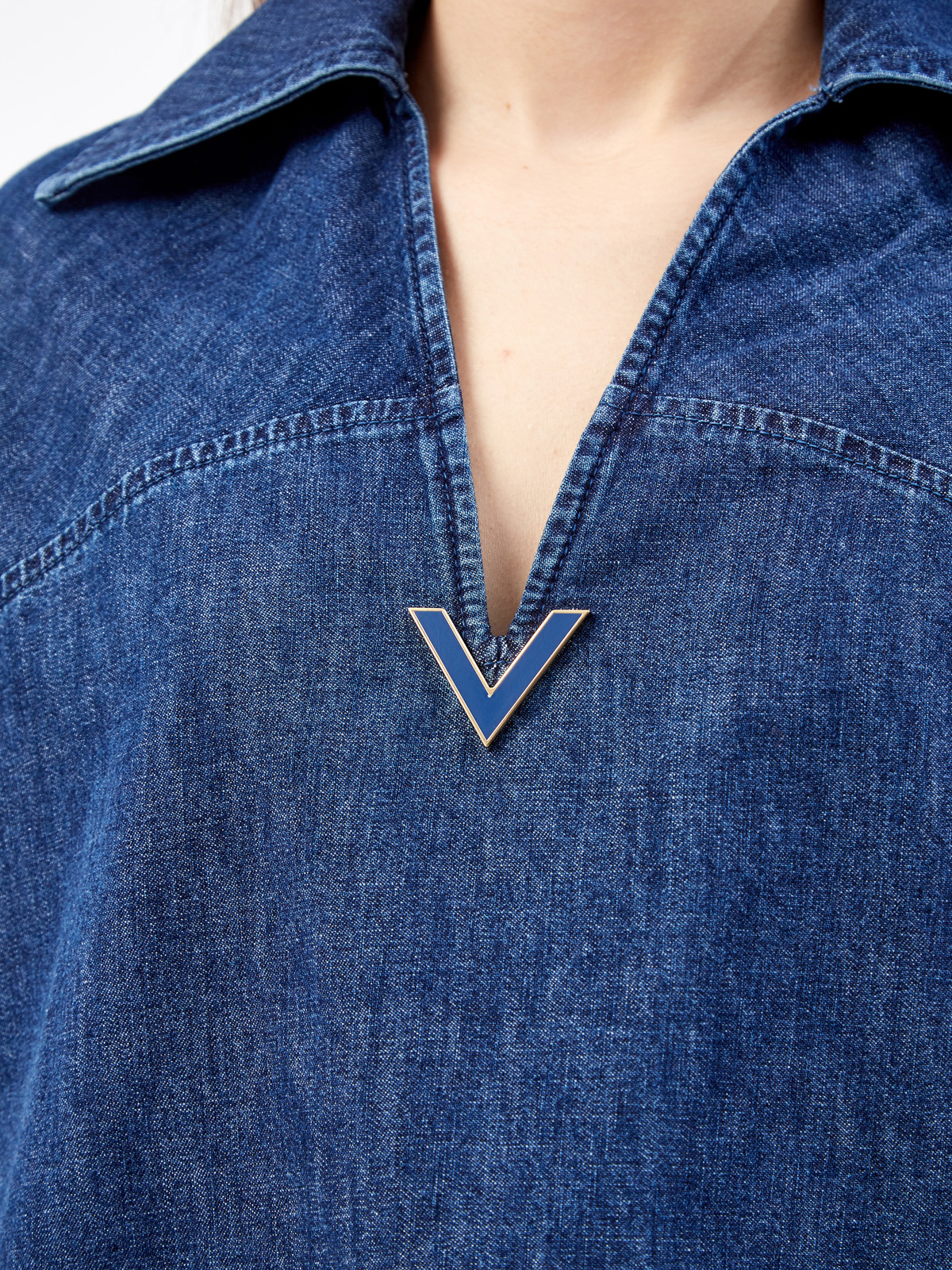 Объемная блуза из тонкого денима с V-образным вырезом VALENTINO, цвет синий, размер 40;42;44;38 - фото 5