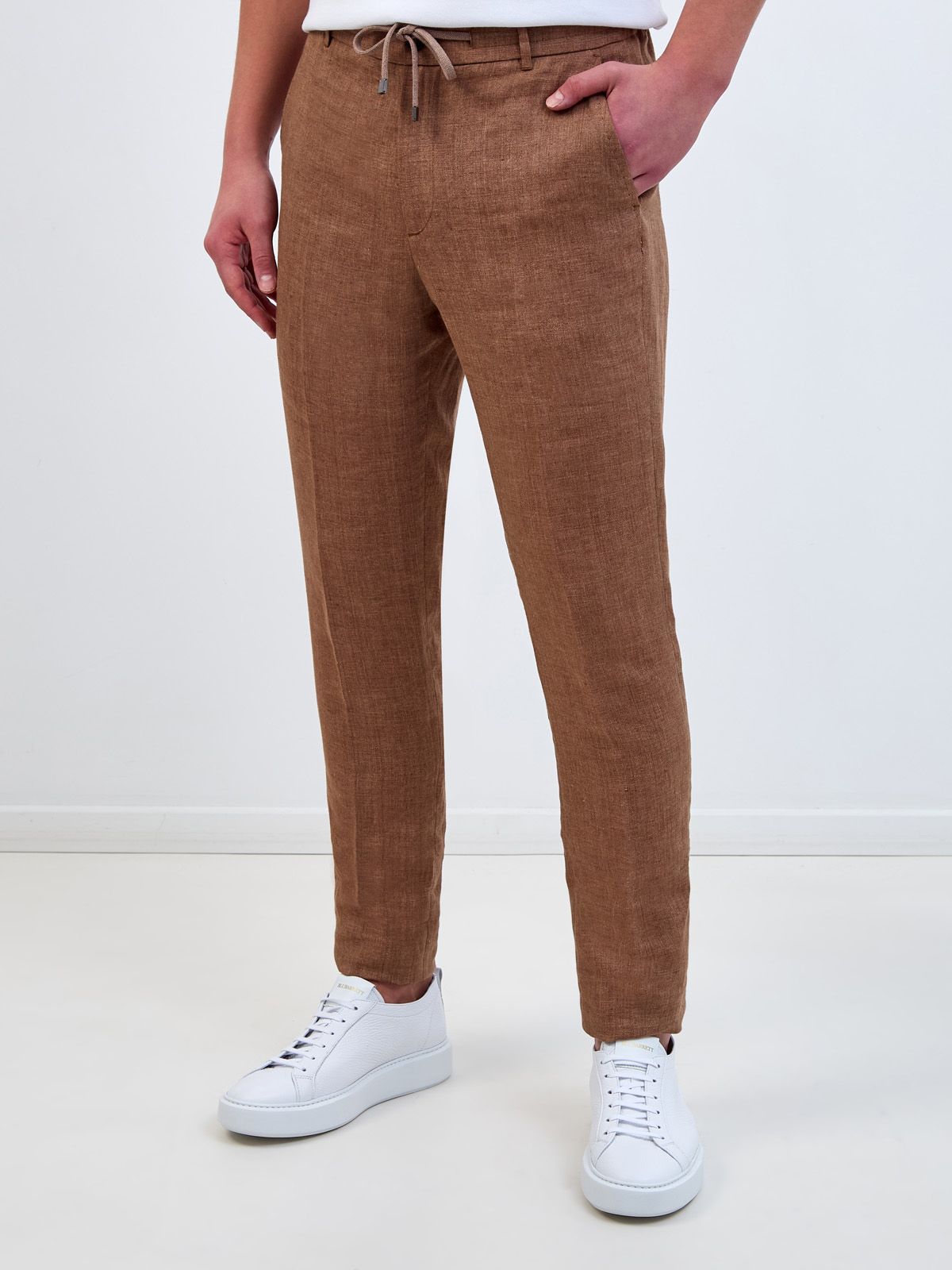 Льняные брюки в стиле sprezzatura с регулируемой кулиской PESERICO, цвет коричневый, размер 48;50;52 - фото 3