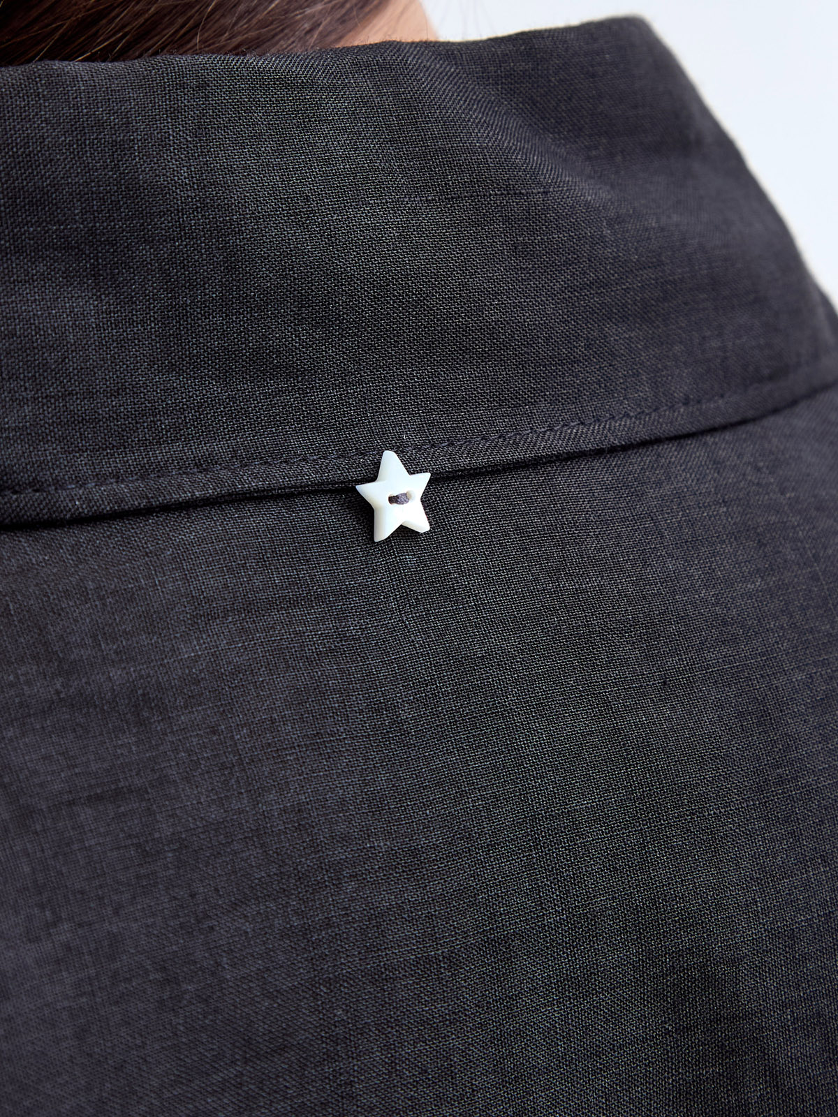 Удлиненная блуза из натурального крапивного волокна с символикой LORENA ANTONIAZZI, цвет черный, размер 44;46 - фото 5