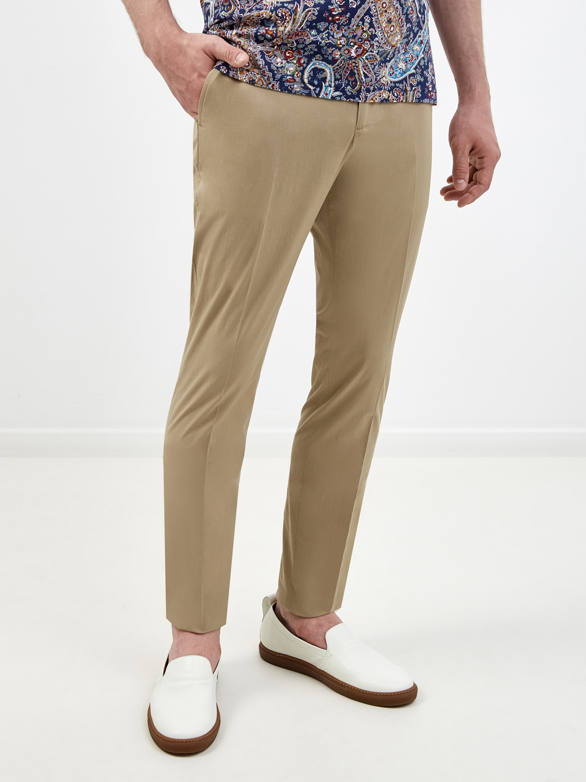 Легкие брюки из эластичного хлопка с французскими карманами ETRO, цвет бежевый, размер 48;50;54;56 - фото 3