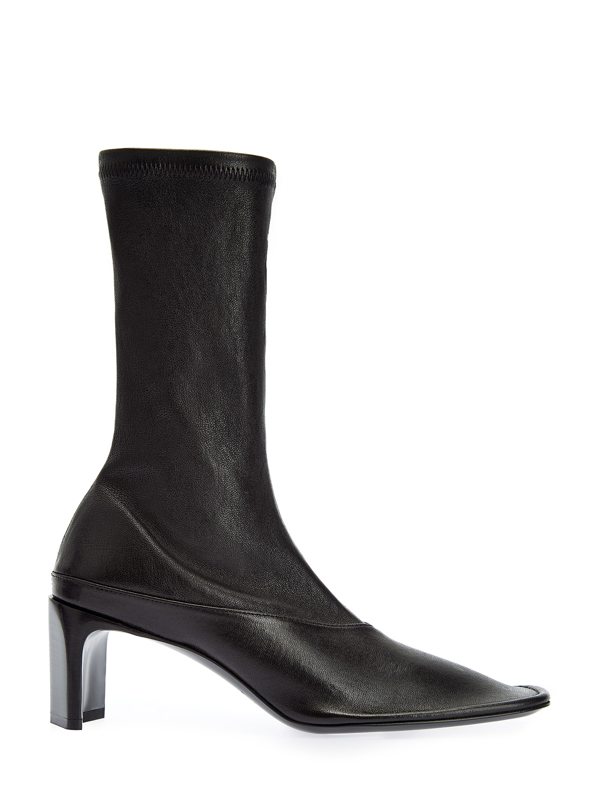 Ботильоны из мягкой кожи с архитектурным каблуком 219800₽