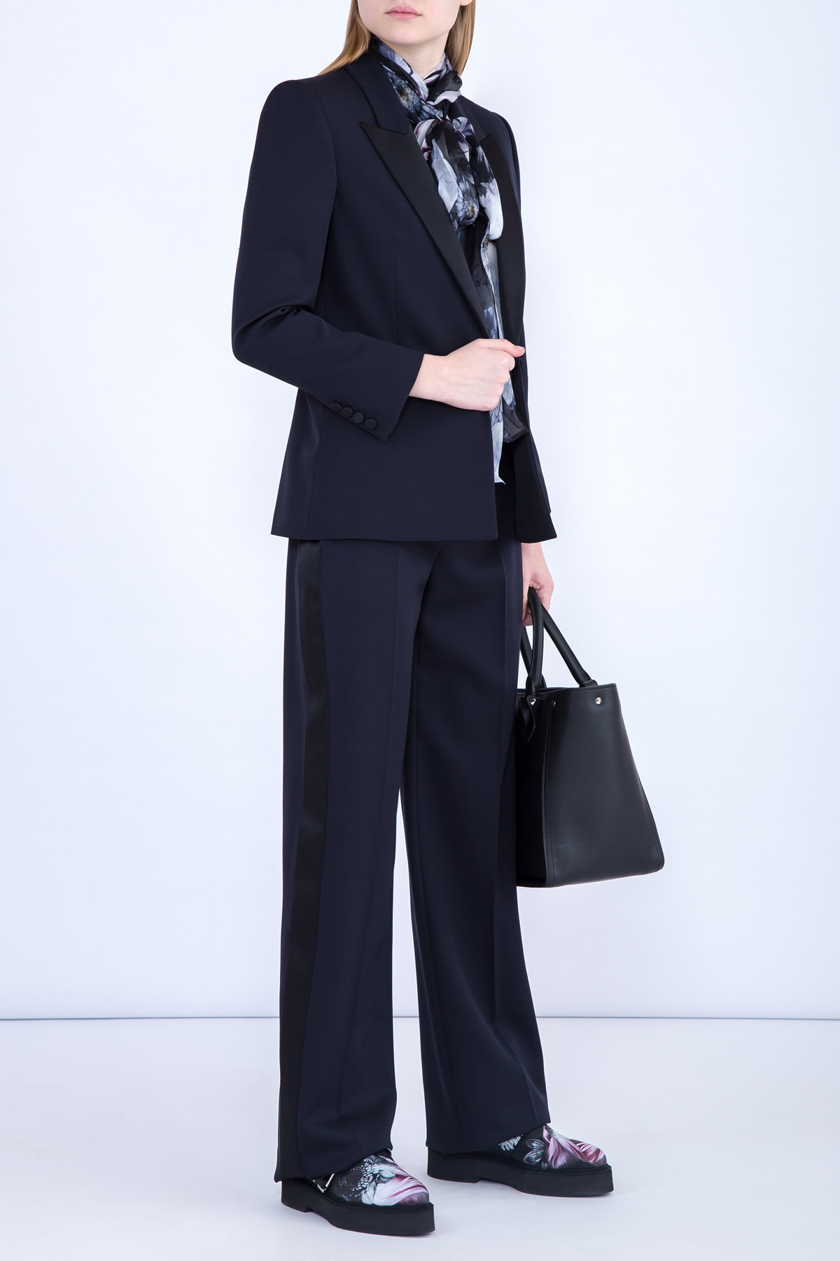 Широкие брюки из шерсти с отделкой деталей атласной тканью ALEXANDER MCQUEEN, цвет черный, размер 42;44 - фото 2