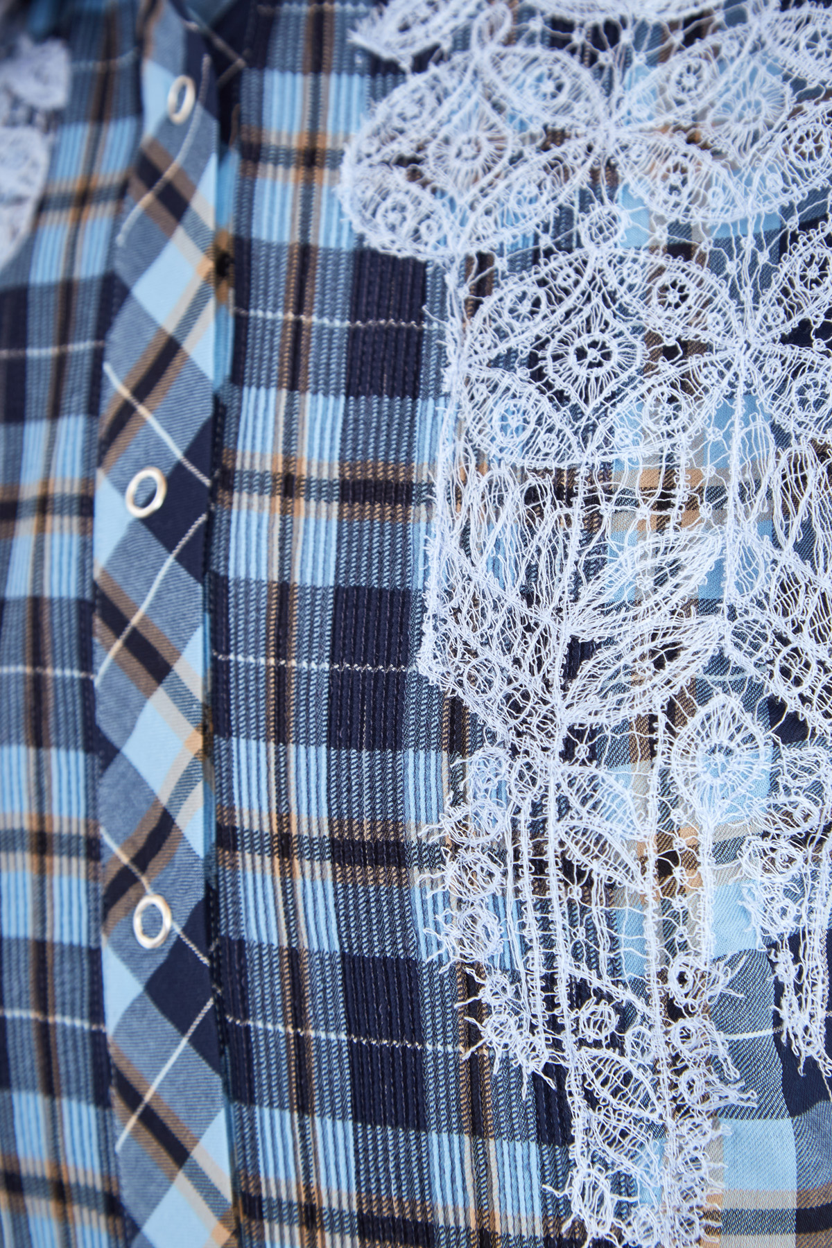Рубашка асимметричного кроя с кружевом и манишкой в рубчик ERMANNO SCERVINO, цвет синий, размер 38;40;42 - фото 5