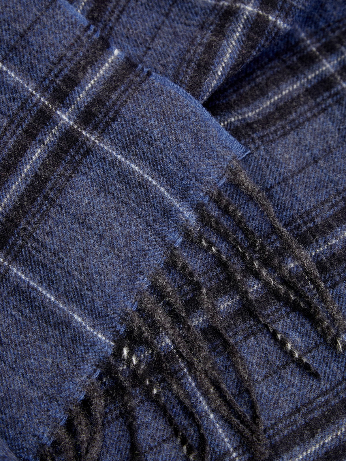 Клетчатый шарф из кашемировой пряжи с бахромой BERTOLO CASHMERE, цвет синий - фото 2