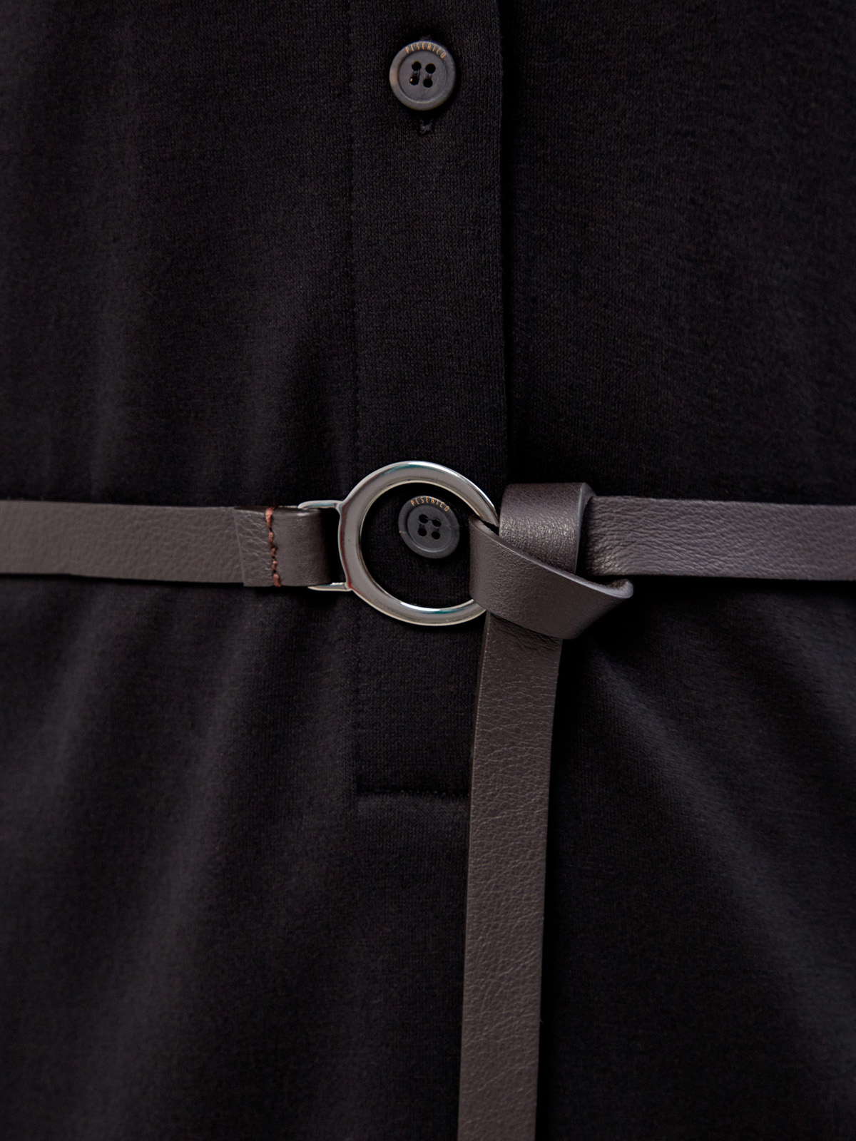 Платье-рубашка с поясом и декоративным карманом Punto Luce PESERICO, цвет черный, размер 44;46;48;42 - фото 5