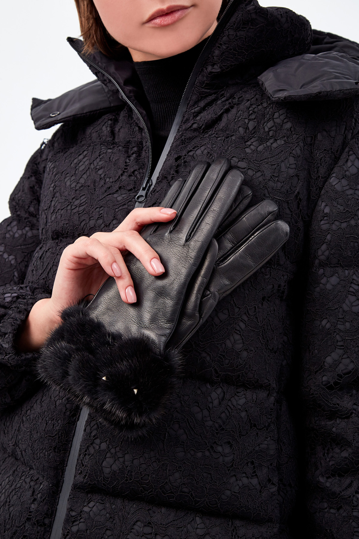 Перчатки из овечьей кожи и меха норки с заклепками Rockstud VALENTINO GARAVANI, цвет черный, размер M;L - фото 2