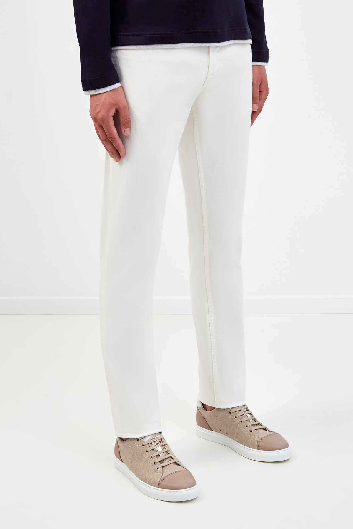 Однотонные джинсы кроя slim с матовой фурнитурой ELEVENTY, цвет белый, размер 48;50 - фото 3