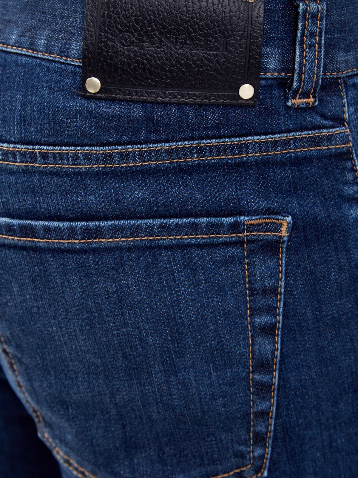 Окрашенные вручную джинсы с нашивкой из зернистой кожи CANALI, цвет синий, размер 48;50;52;54;56 - фото 5