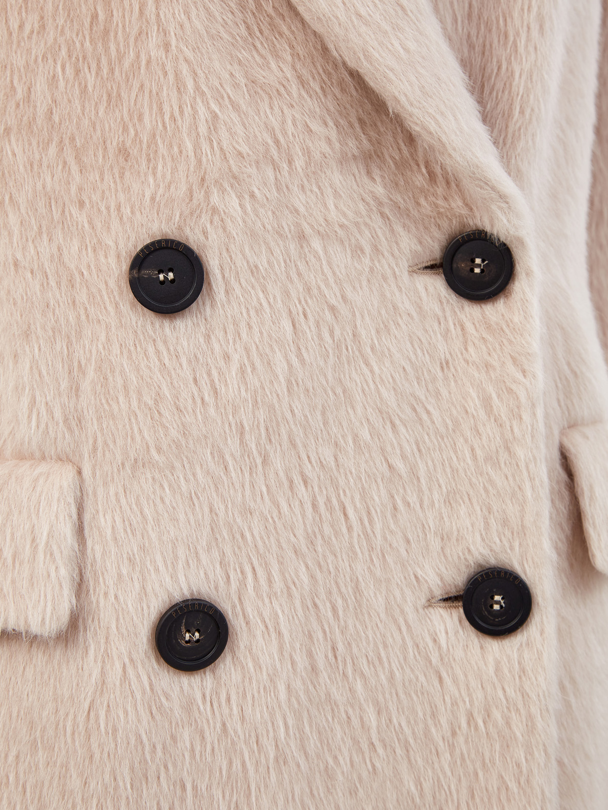 Двубортное пальто ручной работы из альпаки Suri и шерсти PESERICO, цвет бежевый, размер 40;42 - фото 5