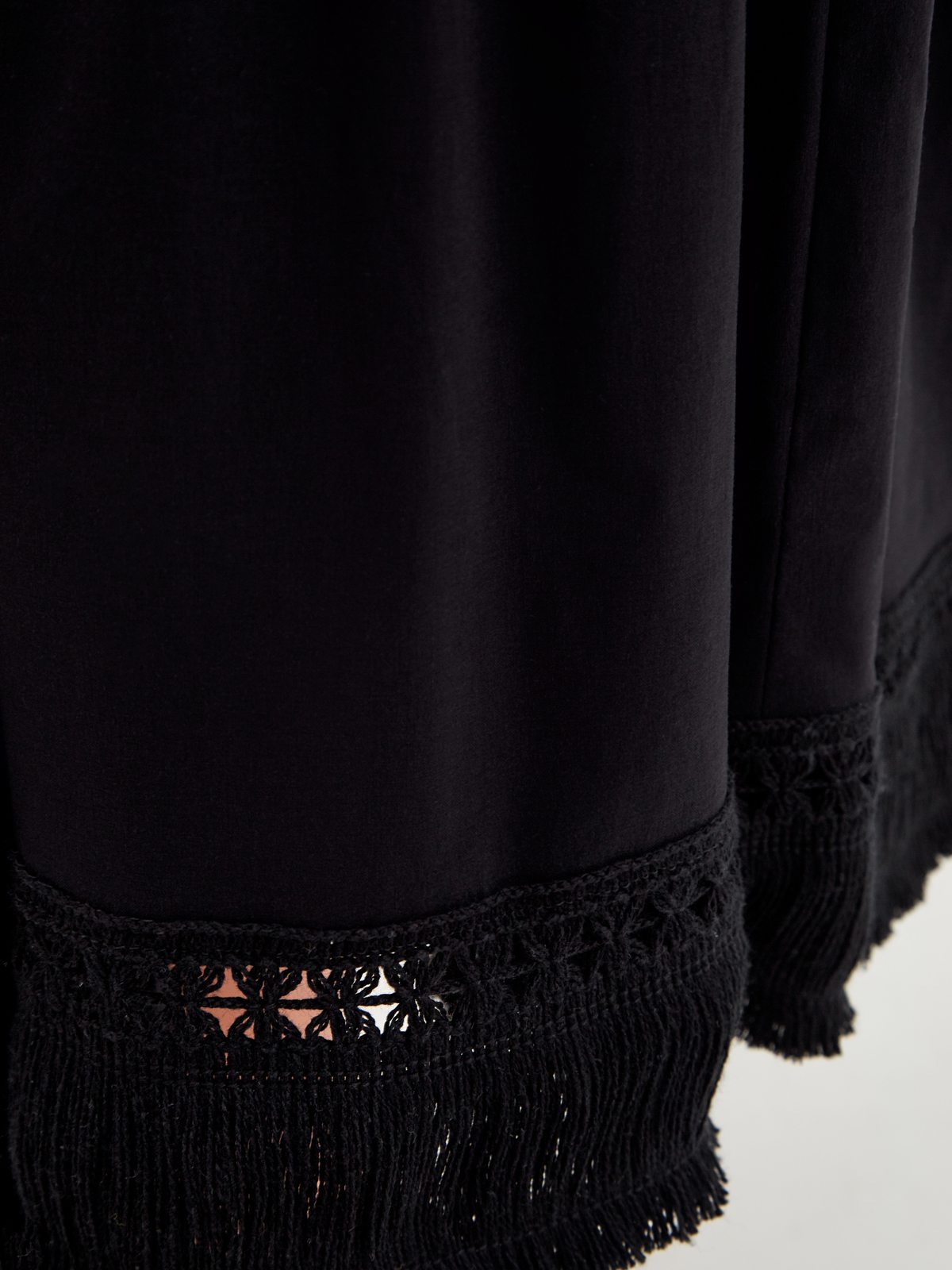 Платье из хлопка с объемным подолом и ажурной бахромой RE VERA, цвет черный, размер 44;46;42 - фото 5