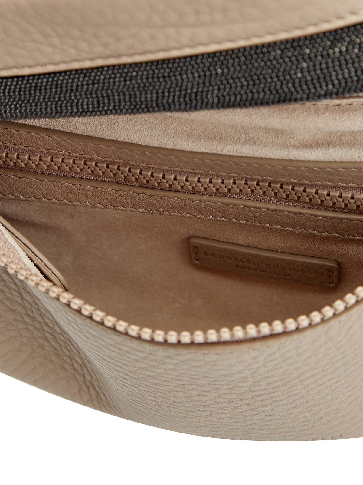 Поясная сумка из мягкой зернистой кожи с декором Мониль BRUNELLO CUCINELLI, цвет бежевый, размер 38;40;42 - фото 7