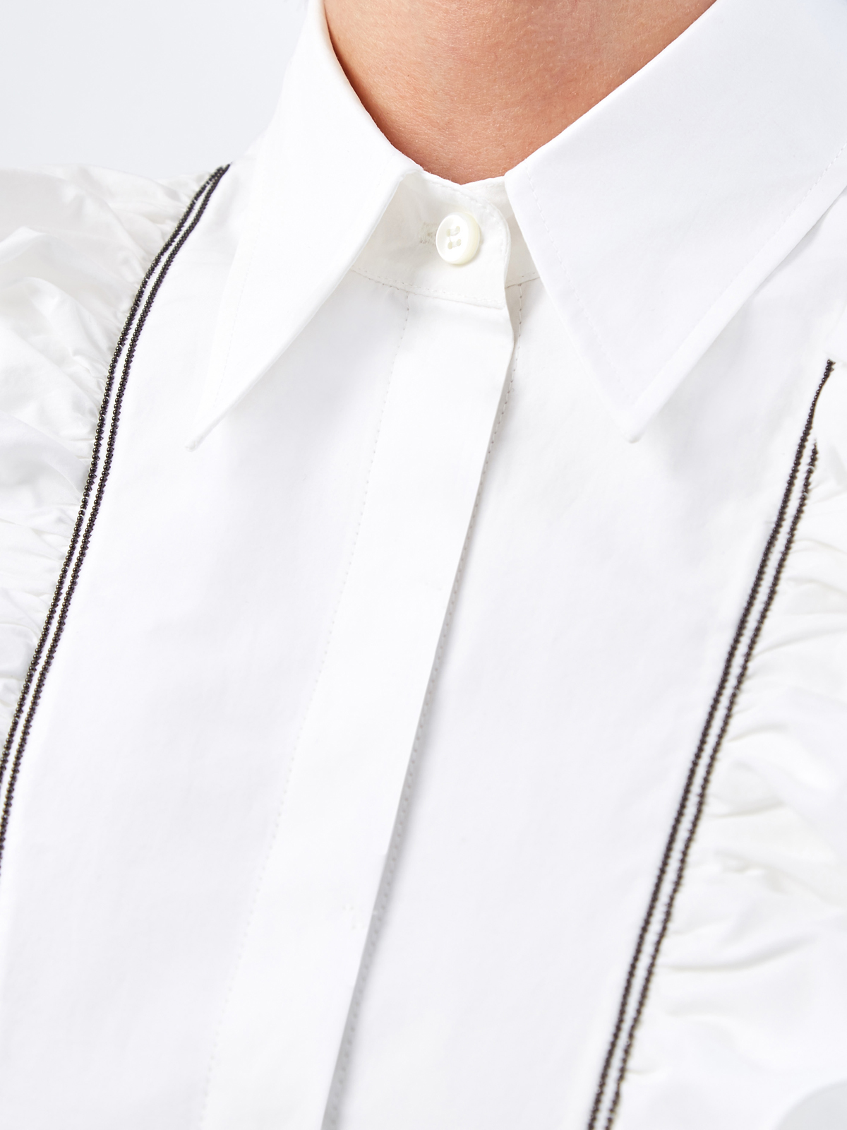 Хлопковая рубашка с вышивкой ручной работы и оборками BRUNELLO CUCINELLI, цвет белый, размер 40 - фото 5