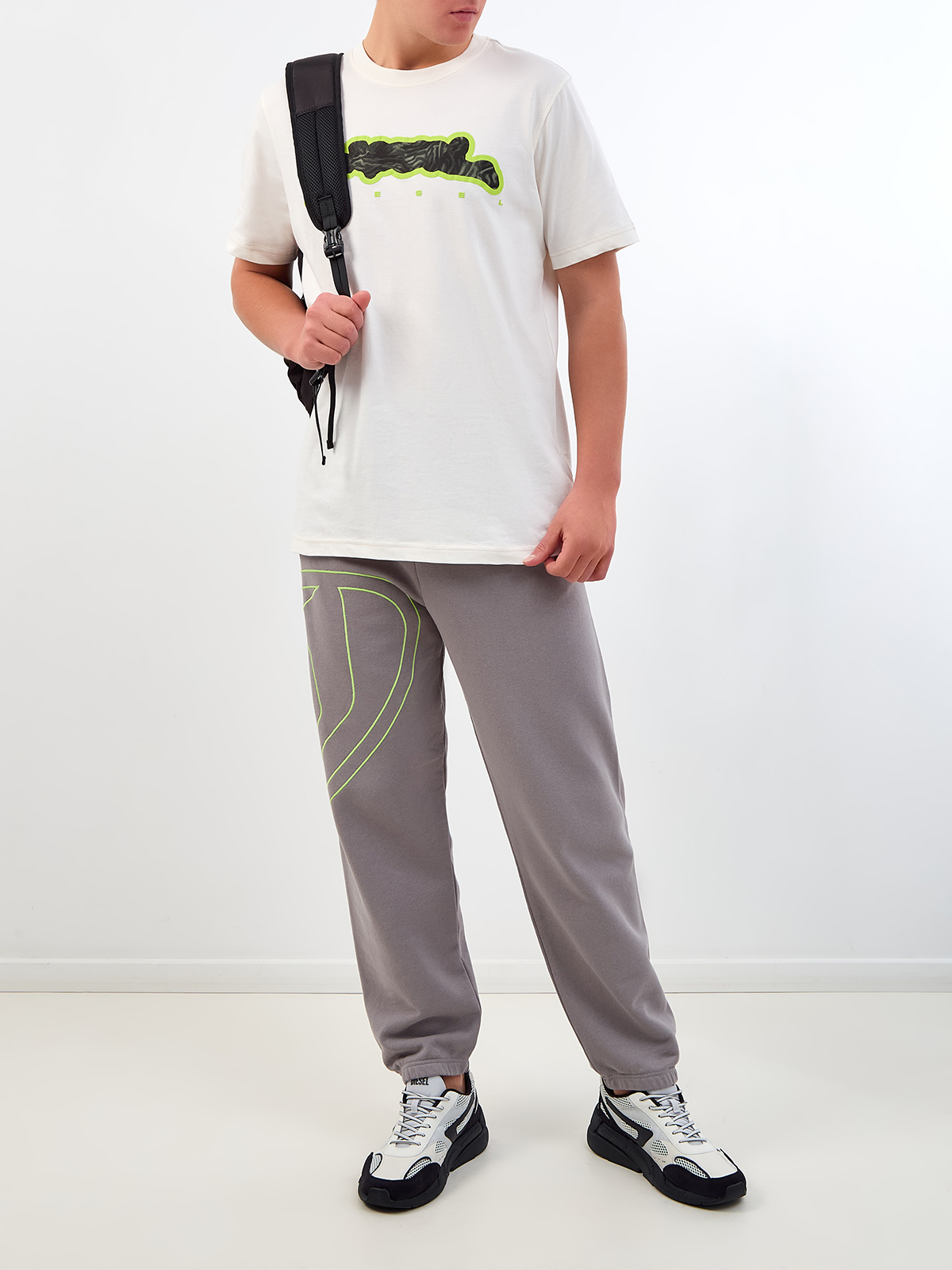 Свободная футболка из гладкого джерси с принтом и аппликацией DIESEL, цвет бежевый, размер S;M;L - фото 2