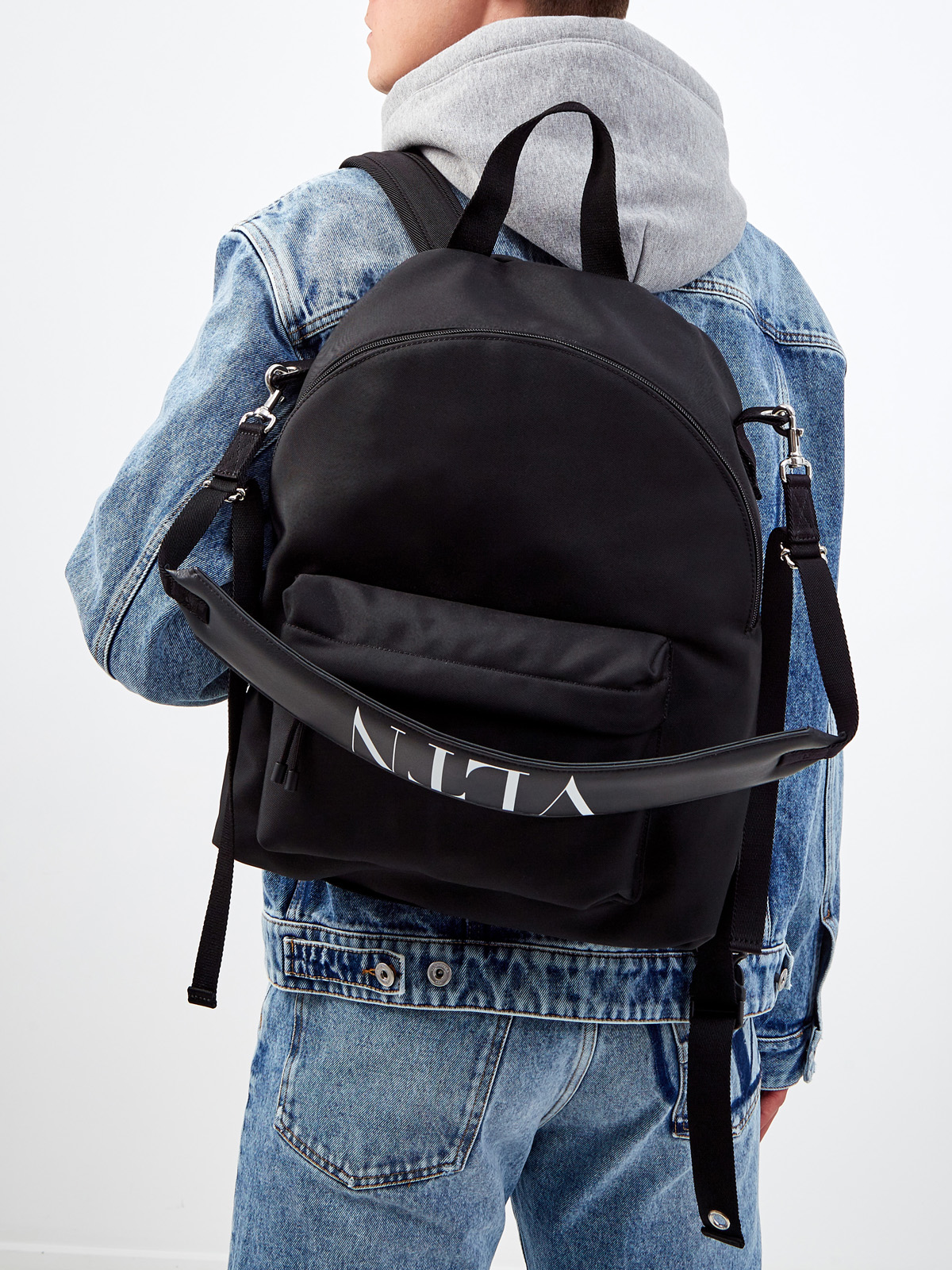Рюкзак VLTN с плечевым ремнем из телячьей кожи наппа VALENTINO, цвет черный, размер 50;52;54;56;48 - фото 2