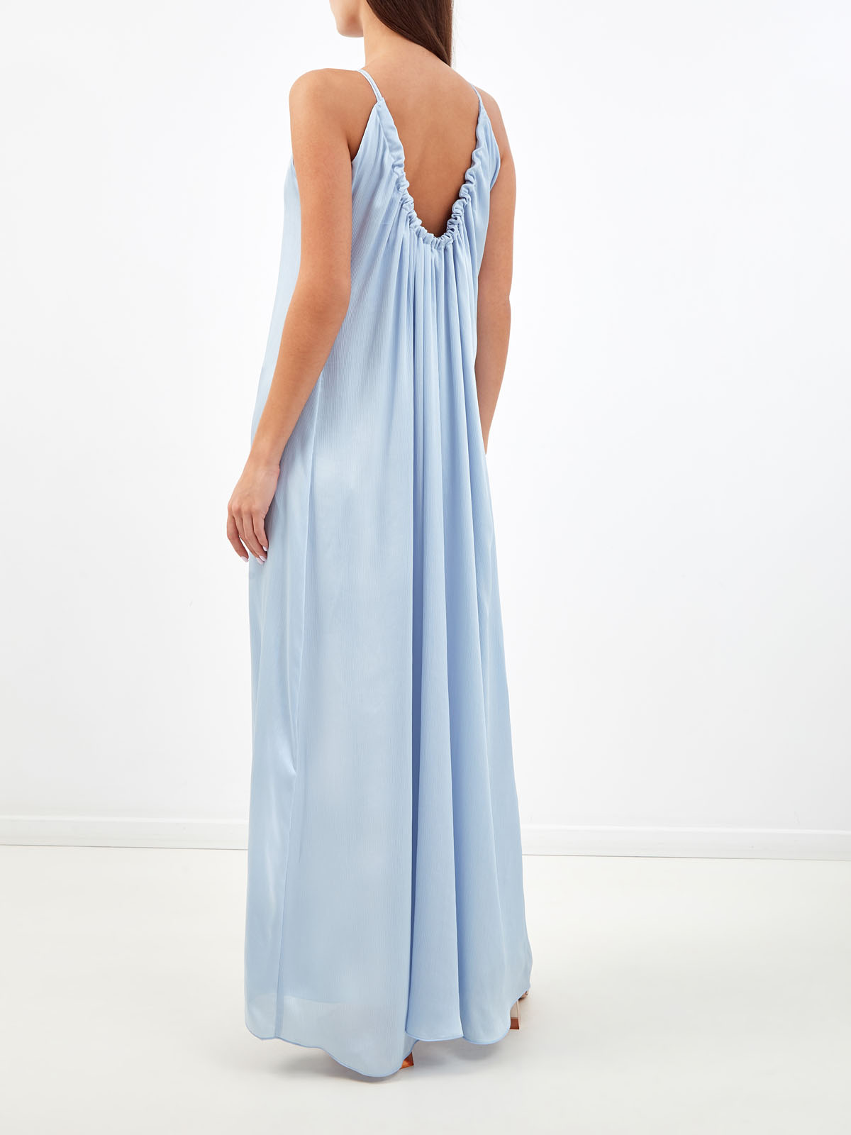 Платье-макси из легкого крепа с ювелирной цепочкой PESERICO, цвет голубой, размер 40 - фото 4