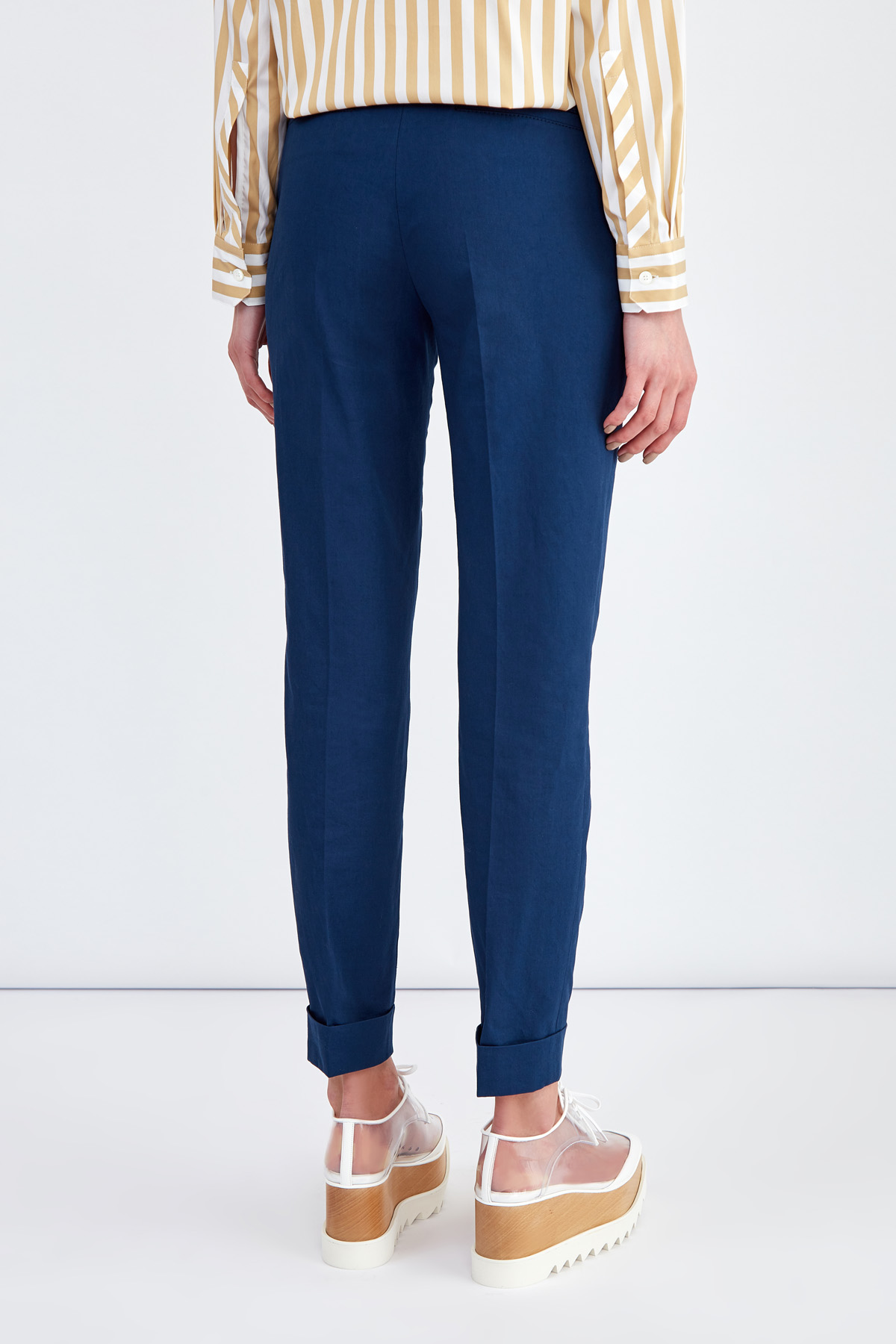 Укороченные брюки из денима с отворотами и фирменной символикой LORENA ANTONIAZZI, цвет синий, размер 42;44;46 - фото 4