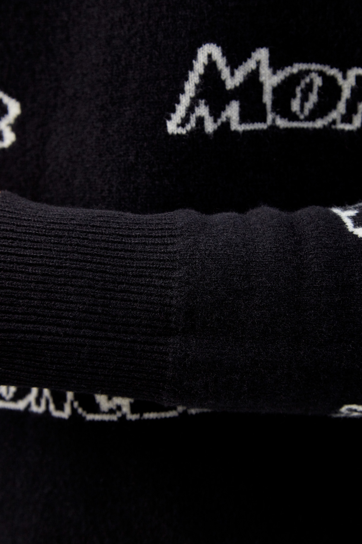 Джемпер из шерсти и кашемира с принтом all-over MONCLER, цвет черный, размер L;M - фото 6