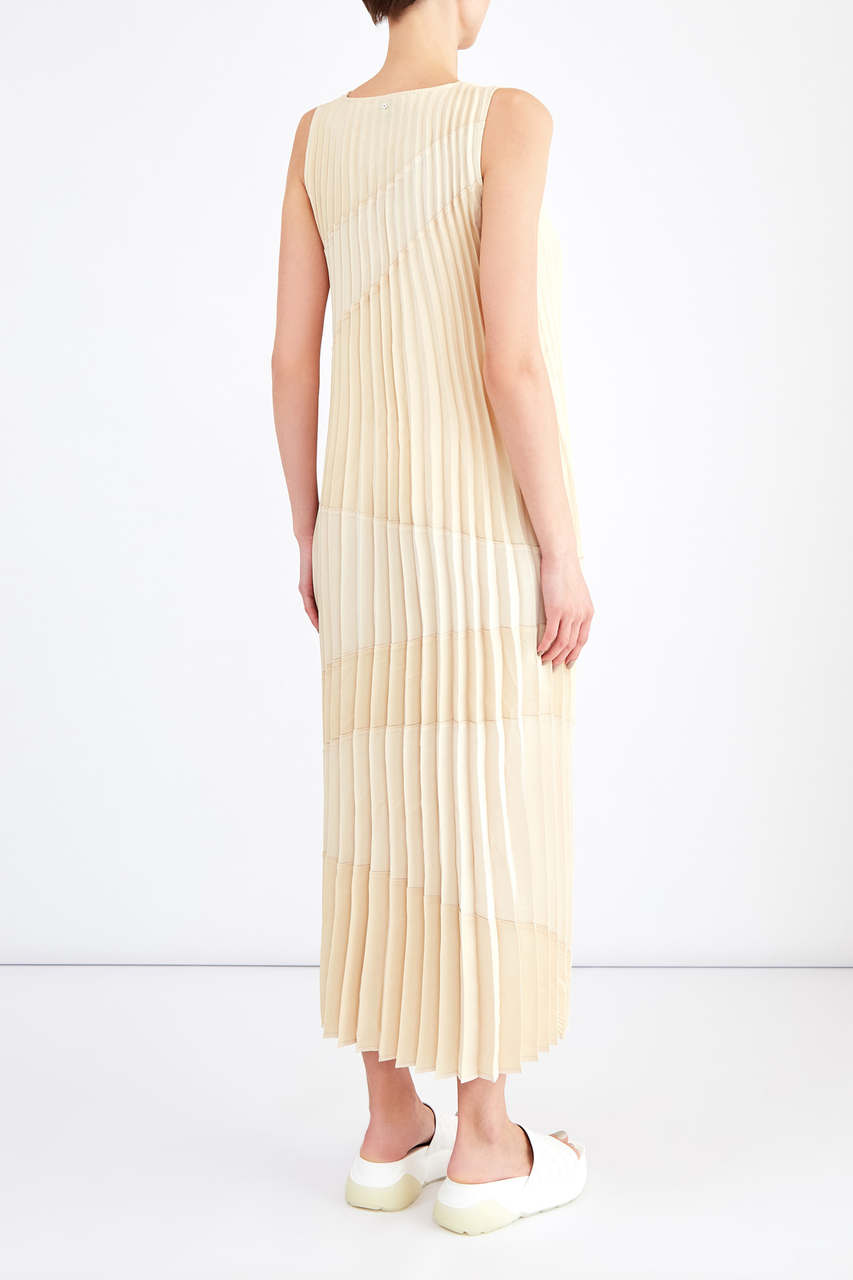 Плиссированное платье из ткани с золотым отливом по поверхности LORENA ANTONIAZZI, цвет бежевый, размер 40;42 - фото 4