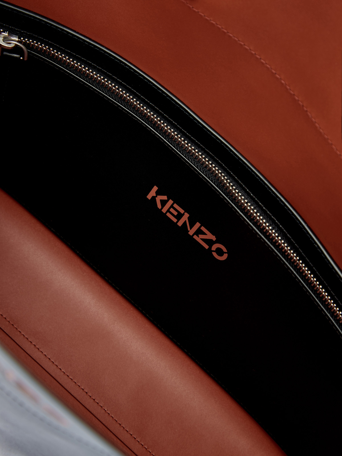 Кожаная сумка-тоут Cadet с объемным логотипом KENZO, цвет черный, размер 6;8;7.5;9 - фото 7