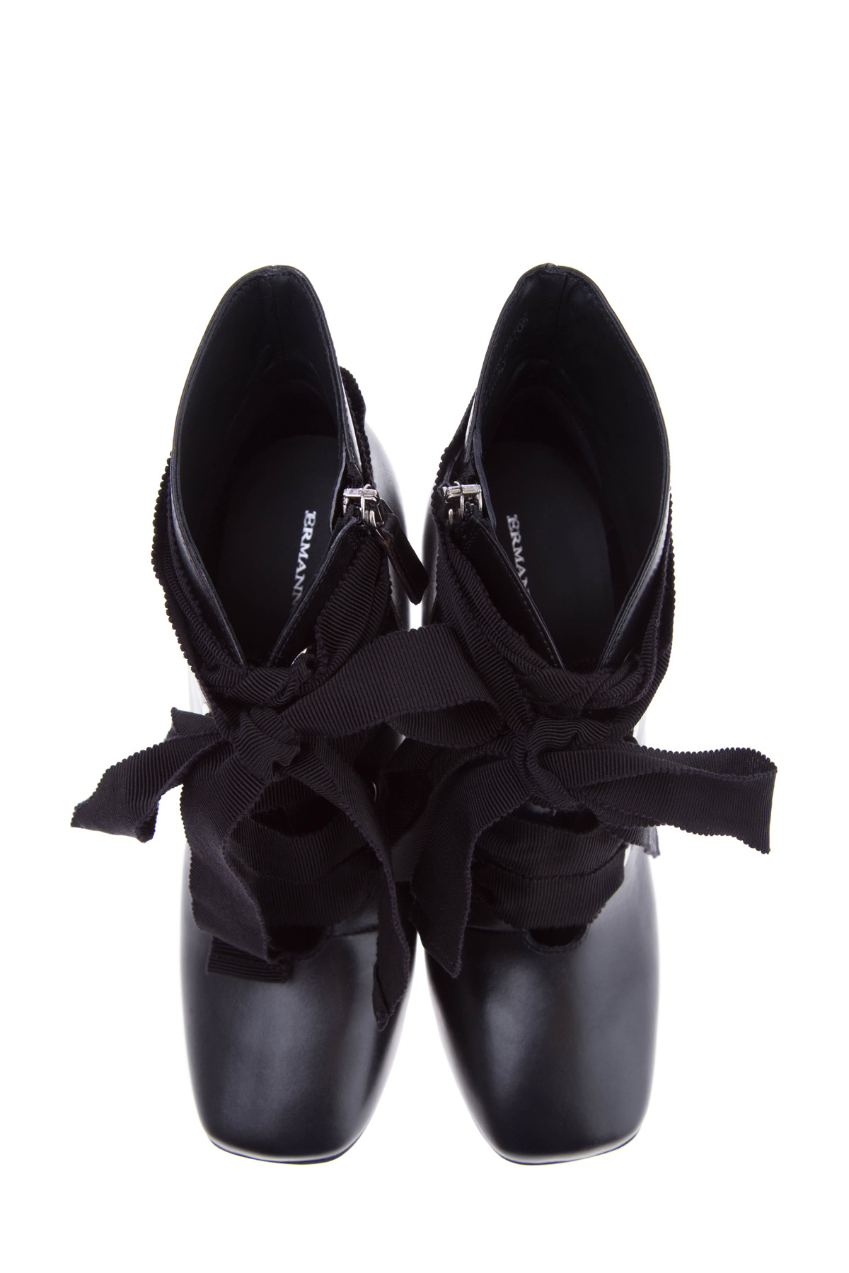 Ботильоны в стиле глэм-рок с квадратным мыском и лентой на люверсах