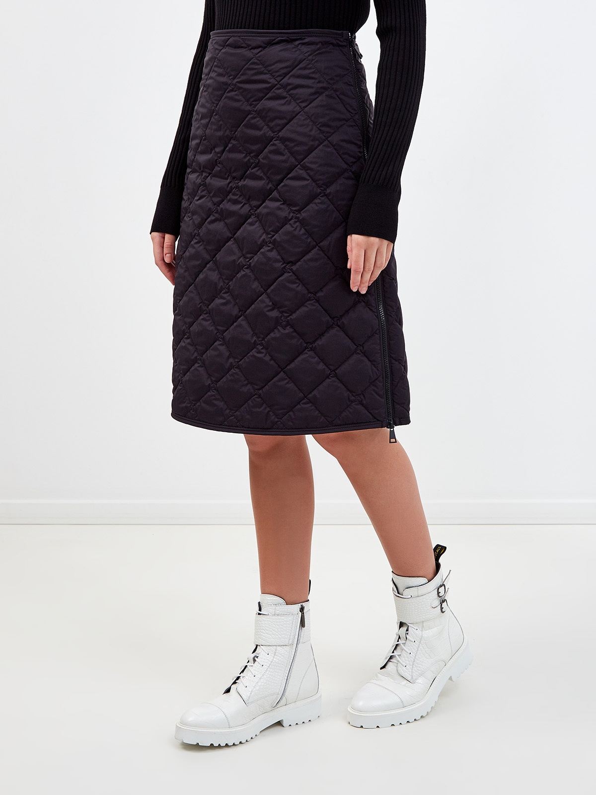 Стеганая юбка-трапеция с боковыми застежками на молниях MONCLER, цвет черный, размер M;L;XL - фото 3